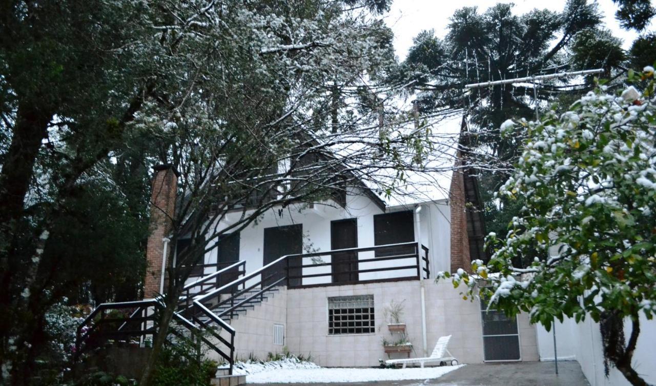 Hotel Pousada Dos Pinheiros Canela Exterior photo